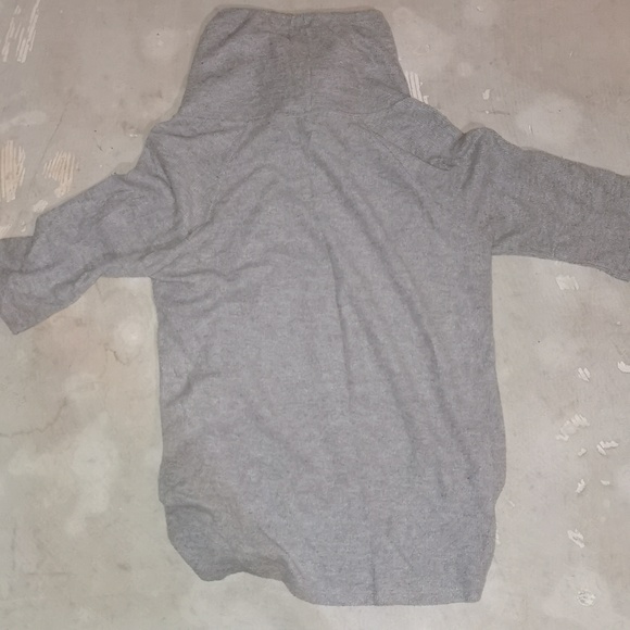 Soft grey cowal neck sweater with short sleeves and side details - Picture 3 of 5